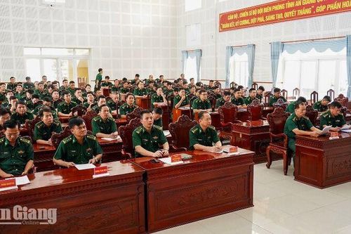Giữ vững truyền thống, chắc tay súng nơi biên giới