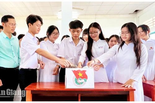 Góp một ly trà đá, tiếp sức bạn đến trường