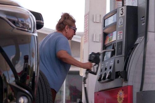 Tổng thống Mỹ đặt cược vào dầu diesel “đỏ” miễn thuế