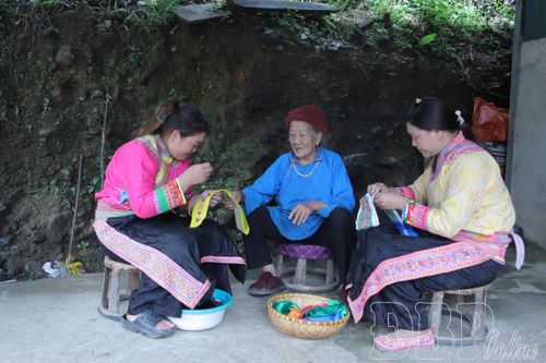 Trao truyền nghề truyền thống