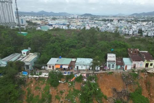 Nghiên cứu phương án di dời các hộ dân ra khỏi vùng nguy cơ sạt lở núi Một