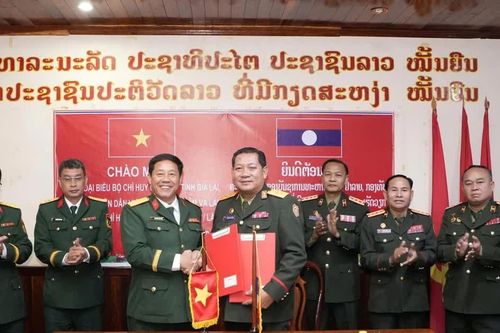 Gia Lai hỗ trợ 1,8 tỷ đồng để Bộ CHQS tỉnh Attapeu xây dựng cơ sở vật chất