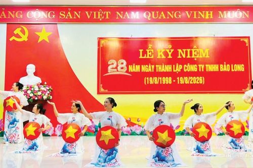 Sẵn sàng cho lễ tôn vinh doanh nghiệp, doanh nhân