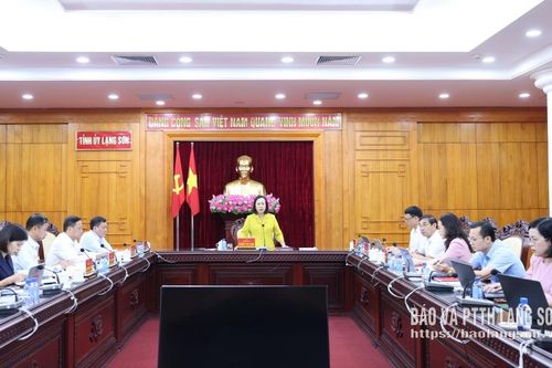 Đồng chí Phó Bí thư Tỉnh ủy Đoàn Thị Hậu làm việc với Ban Tuyên giáo Tỉnh ủy
