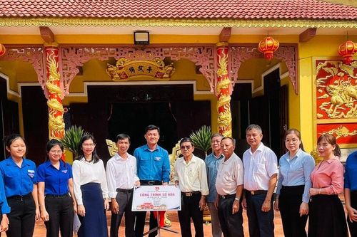 Kể chuyện quê hương bằng ngôn ngữ số
