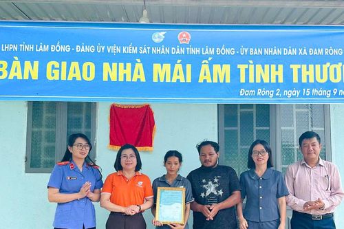An cư, thoát nghèo từ những 'Mái ấm tình thương'