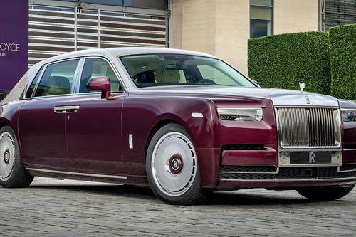 Rolls-Royce mất 9 tháng để hoàn thiện chi tiết độc bản trên Phantom Hummingbird