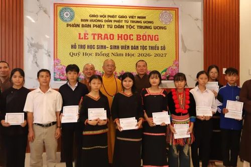 Đắk Lắk: Phân ban Phật tử Dân tộc Trung ương trao học bổng đến học sinh dân tộc thiểu số, năm học 2026-2027
