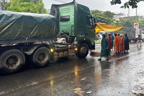 Xe đầu kéo va chạm xe máy trên QL1A Đà Nẵng, một người tử vong