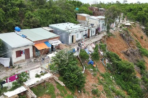 Núi Một đối mặt nguy cơ sạt lở, Gia Lai tính phương án di dời dân