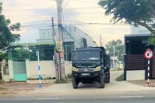 Khánh Hòa: Xác minh, xử lý loạt ô tô chở hàng chạy vào đường hạn chế tải trọng
