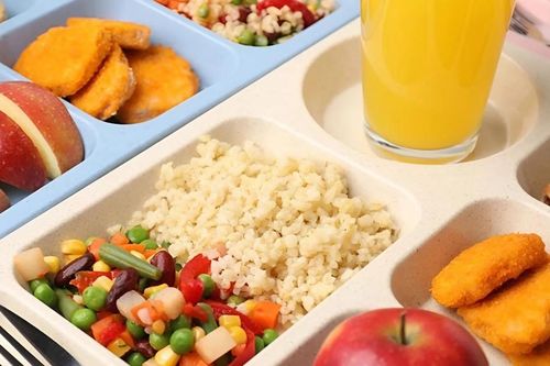 Đổi mới phương thức quản lý bữa ăn bán trú cho học sinh