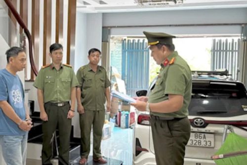 Triệt phá đường dây mua bán hóa đơn của hàng trăm công ty 'ma'