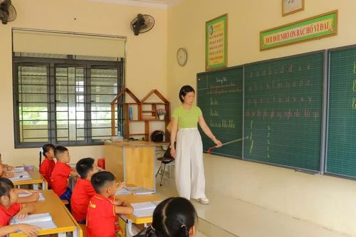 UBND tỉnh Nghệ An chỉ đạo xử lý hành vi cản trở hơn 100 học sinh xóm Tiến Sơn đến trường