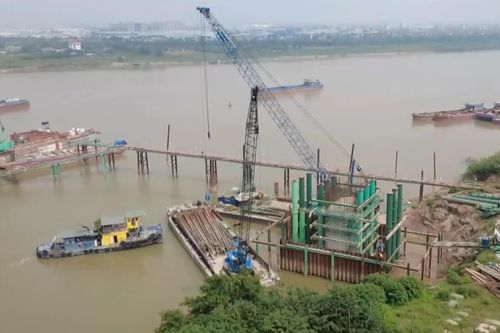 Tăng tốc thi công cầu đường sắt cao tốc Hà Nội - Quảng Ninh