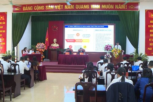 HĐND xã Tam Hưng thông qua đề án sắp xếp 6 phòng ban