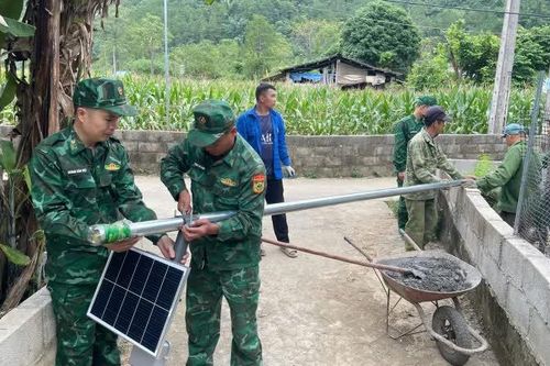 Các đồn Biên phòng hỗ trợ sinh kế cho người dân