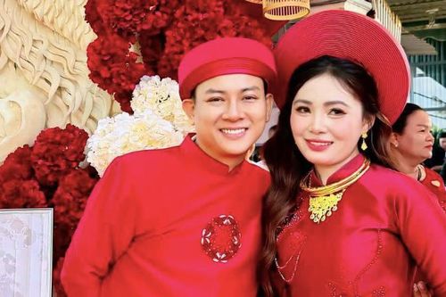 Hoài Lâm rước dâu bằng xe máy, đám cưới ấm cúng 200 khách ở quê nhà