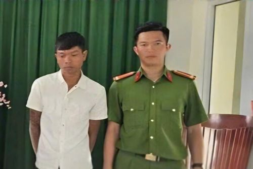Xem livestream thấy vợ uống bia, người đàn ông ở Đắk Lắk nổi giận đốt nhà