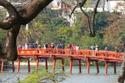 Hà Nội nắng nhẹ, sáng và đêm trời lạnh