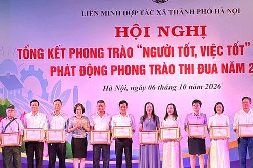 Liên minh Hợp tác xã thành phố Hà Nội khen thưởng 215 tập thể, cá nhân