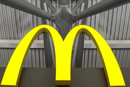 McDonald's bị kiện vì dùng AI thao túng giá thực đơn