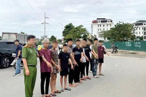 Nhóm thanh thiếu niên ném vỏ chai bia vào người đi đường bị khởi tố hình sự