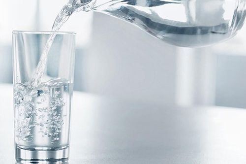 Người bệnh ung thư uống nước thế nào là hợp lý?