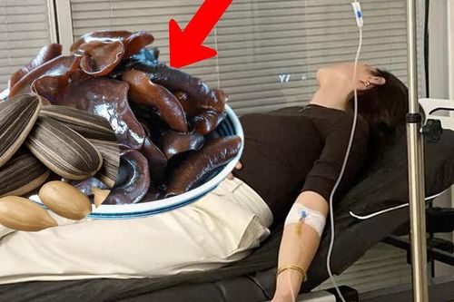 Gia đình 3 người nhập viện sau ăn khuya, nguyên nhân từ 2 món ăn quen thuộc