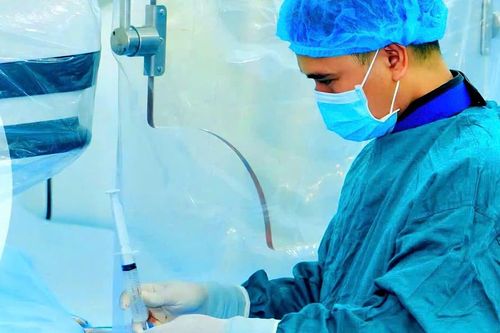 Thực hiện thành công nút động mạch điều trị u xơ tử cung