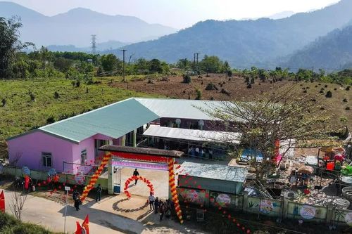 Những hỗ trợ thiết thực cho hành trình đến trường của trẻ em vùng cao