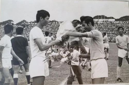 Một thế hệ tài năng, cá tính và giàu tình yêu với bóng đá