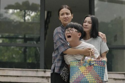 Phan Minh Huyền thử sức với hình tượng người phụ nữ thôn quê