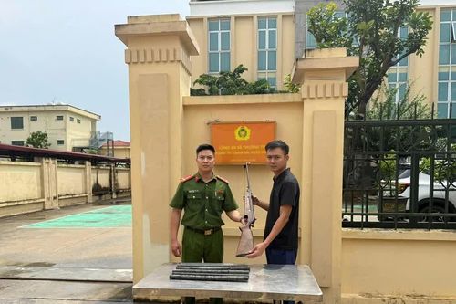 Đẩy mạnh vận động người dân giao nộp vũ khí, công cụ hỗ trợ