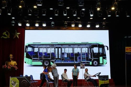 Hàng nghìn nhân viên xe buýt Thủ đô 'tranh tài' xây dựng văn hoá phục vụ