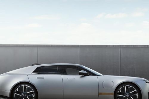 Jaguar nhắm đến giới trẻ Mỹ với mẫu xe điện siêu dài Type 01