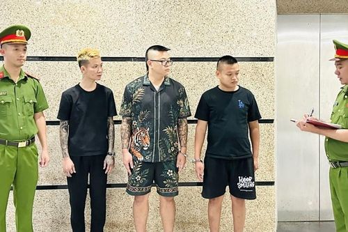 Từ khoản vay 3 triệu đến khoản 'nợ' 70 triệu, nữ nhân viên chưa đủ 16 tuổi bị giam trong container