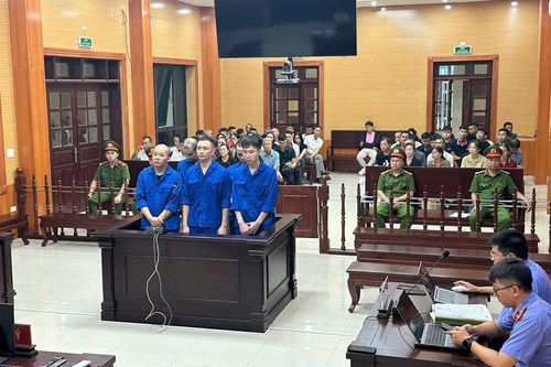 Quảng Ninh: 5 bị cáo lĩnh hơn 48 năm tù về tội tàng trữ, tổ chức sử dụng ma túy