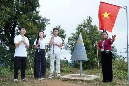 Điện Biên tổ chức giải leo núi chinh phục đỉnh Pú Tó Cọ và giải việt dã tại Mường Phăng