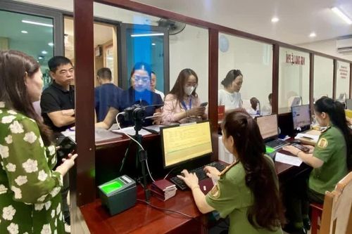 Thanh Hóa tập trung cấp định danh điện tử cho người nước ngoài