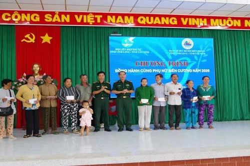 Bộ đội Biên phòng tỉnh Vĩnh Long đồng hành cùng phụ nữ biên cương