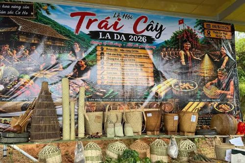 Người dân tộc 'giữ lửa' nghề truyền thống