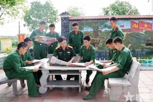 Chế độ, chính sách cho hạ sĩ quan, binh sĩ tại ngũ và thân nhân có gì mới?