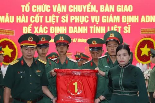 Quảng Ngãi bàn giao hơn 2.200 mẫu sinh phẩm hài cốt liệt sĩ để giám định ADN