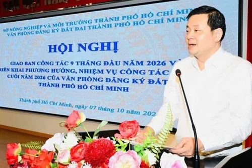 Giúp đỡ, hướng dẫn để tăng tỉ lệ người dân nộp hồ sơ trực tuyến về đất đai
