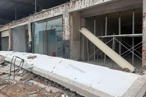 Sập ô văng bê tông khi sửa nhà, một người tử vong ở Đồng Nai