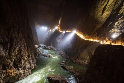 Điều gì ẩn giấu bên dưới dòng sông biến mất ở Slovenia?