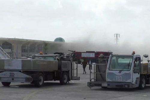 Tình hình Yemen: Lực lượng Houthi tấn công sân bay quốc tế Aden, dọa đáp trả nếu nước ngoài can thiệp