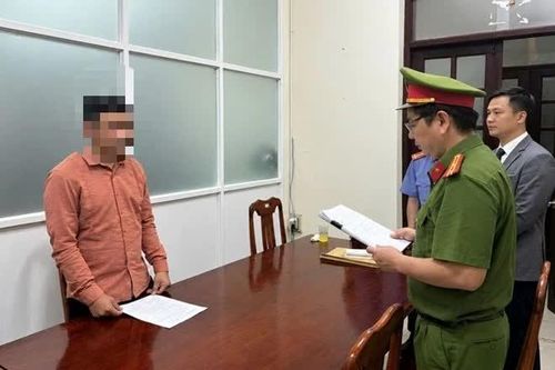 Nợ cờ bạc 700 triệu đồng, gã thanh niên lén rao bán 2 xe tải của chủ cũ