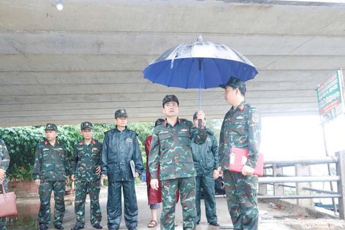 Mưa lớn tại Đà Nẵng, quân đội bố trí lực lượng, phương tiện ứng trực các khu vực xung yếu